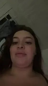 sarahreyess_11 on StripChat 