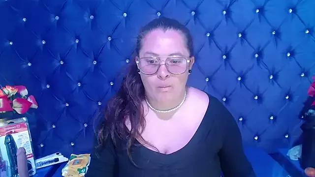 SaraThomso on StripChat 