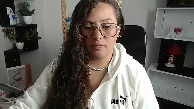 SaraThomso on StripChat 