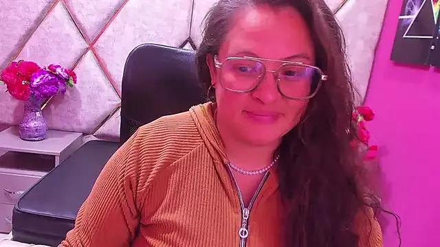 SaraThomso on StripChat 