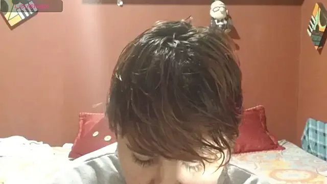 Sasharosee2 on StripChat 