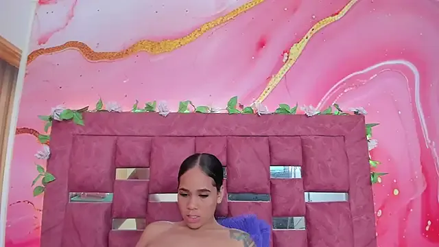 scarlett__evans_ — PUT A DOMI YOUR PUZZY