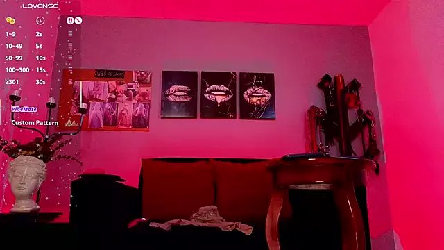 selena_rogue on StripChat 