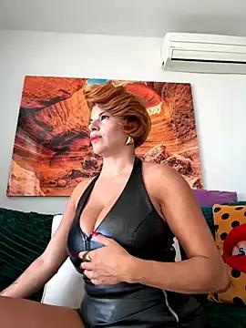 Selvaggia_official83 from StripChat