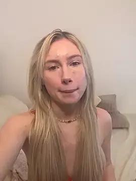 SexySaraxxoo from StripChat