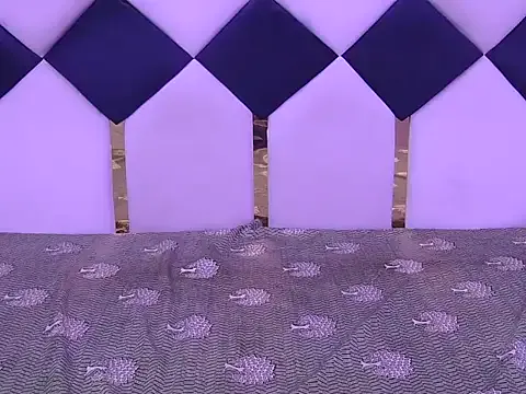 Shinykrishaa on StripChat