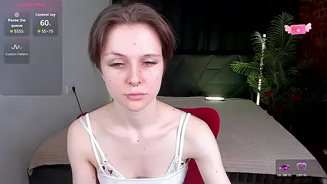 Shy_Vivi — spank me hard pls