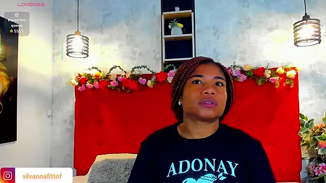 SilvannaFit — Get naked & show my muscular body