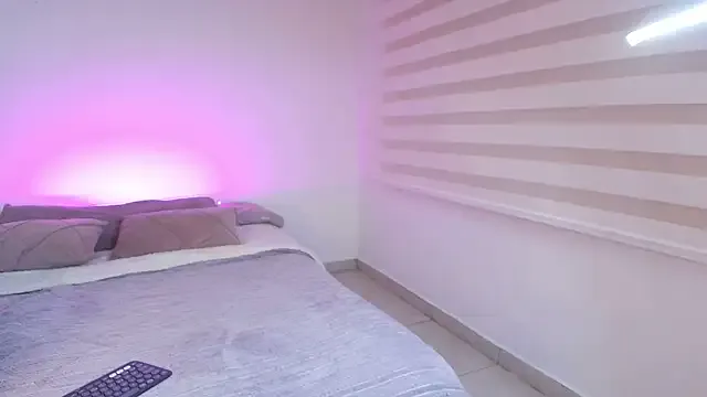 Sky_Intimate on StripChat