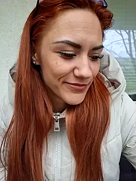 SlimBellaa on StripChat