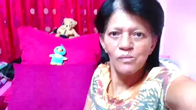 Freechat SLUTTYROXY on StripChat