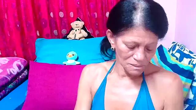 Freechat SLUTTYROXY on StripChat