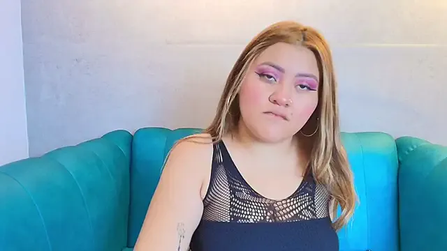 Sofia__Saenz on StripChat