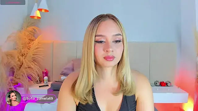 sofia_pamela on StripChat