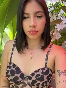 SofiaSanntana — Spanks ass till make red!