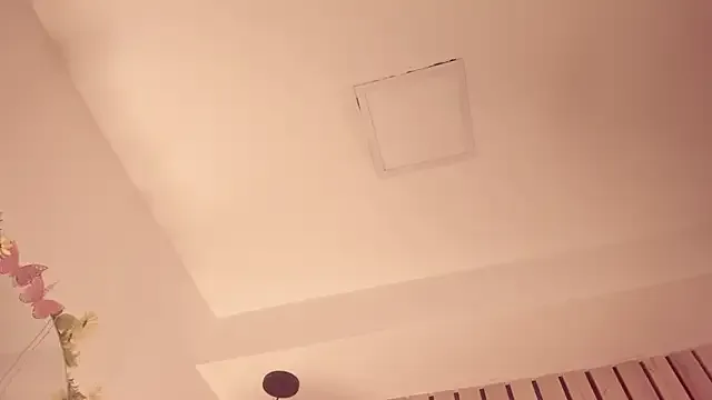 sofiesoft — RUB DOMI ON MY CLIT!