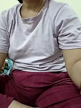 SpicyQueenX69 on StripChat