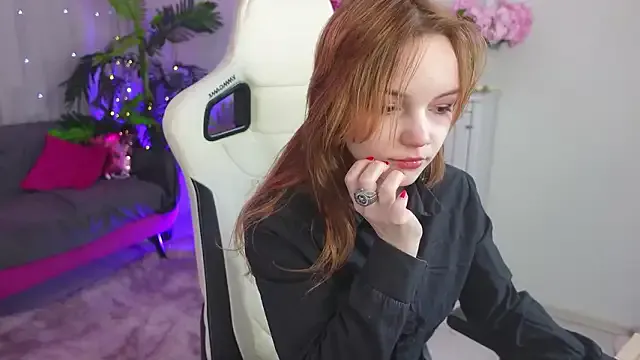 Staymonica — tummy teasing  ><