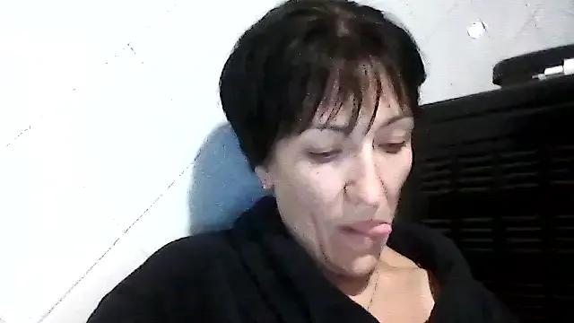 SunnyAmorre on StripChat
