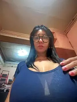 sweetieme on StripChat 