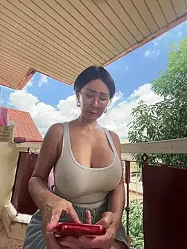 sweetieme on StripChat 