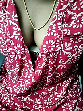 tamil_subha69 — Boobs oil show