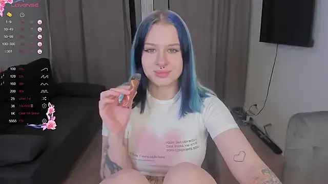 tender_kiitty — touch tits under top