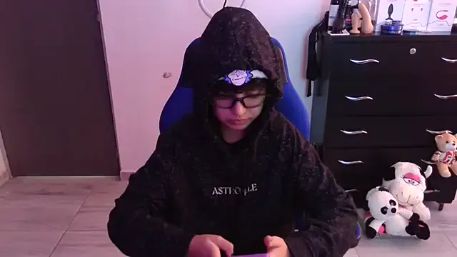 thomascooper7 on StripChat