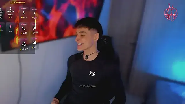 thomklein — //GOAL FUCK MI PILLOW HIP MOVEMENT//