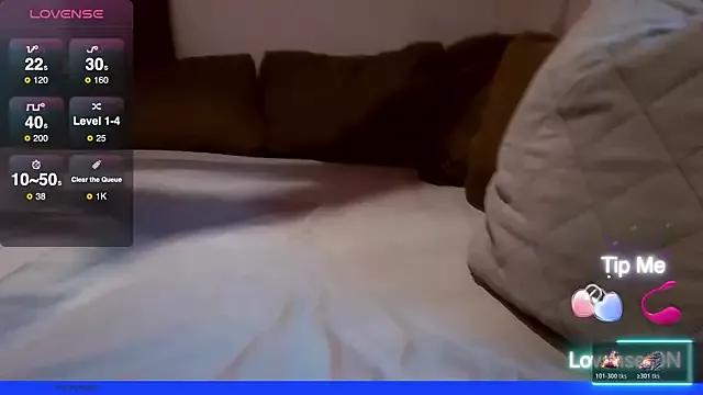 TinyEmmaDE from StripChat