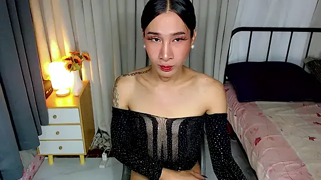 Transmedusa — LOOKING FOR SLUT WHO CAN DRAIN MY CUM!!