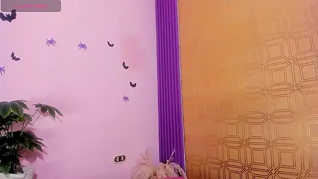 valen_gill from StripChat