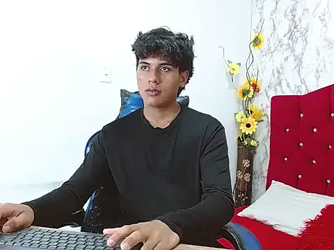 Valentino_Lane — show cum + show ass