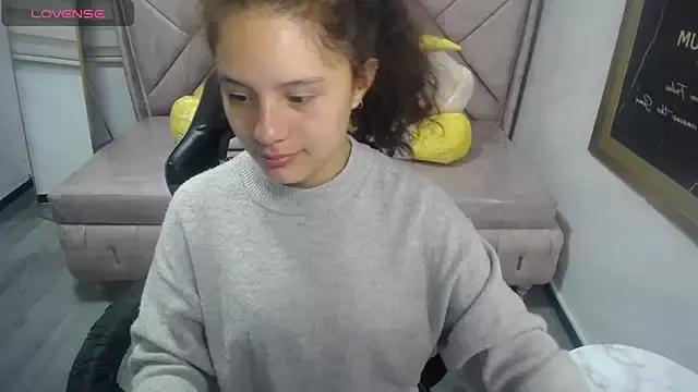 Velvet_Moon_V on StripChat 