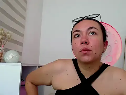 Yadis_hot — Spit in my boobs 