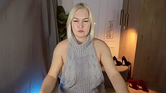 YolandaKiss on StripChat 