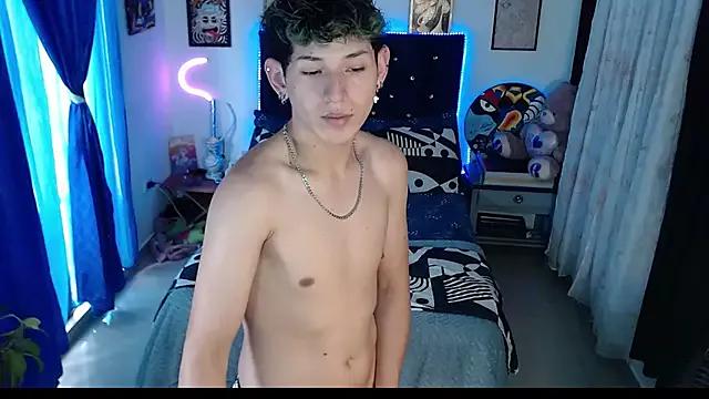 Yorsamm_and_friends from StripChat