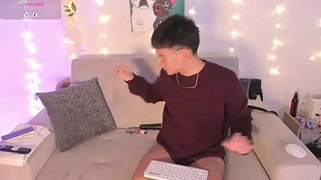 Young_Ben on StripChat