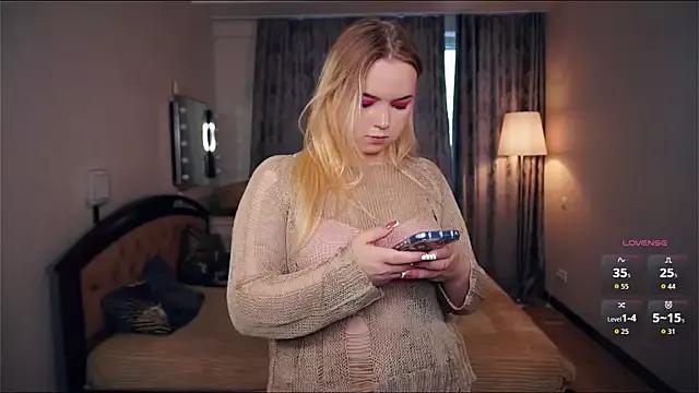 ZaraCreedon on StripChat