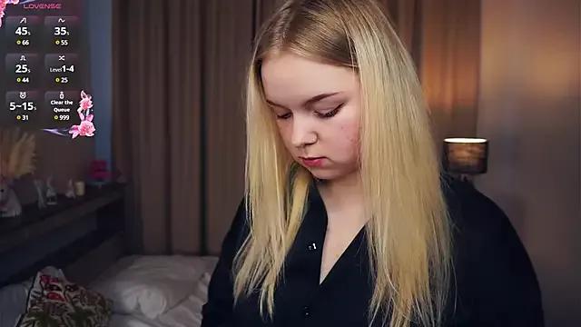 ZaraCreedon on StripChat