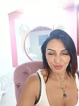 zullyxhot on StripChat 