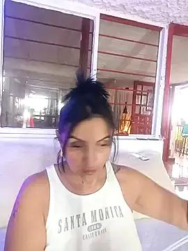 zullyxhot on StripChat 